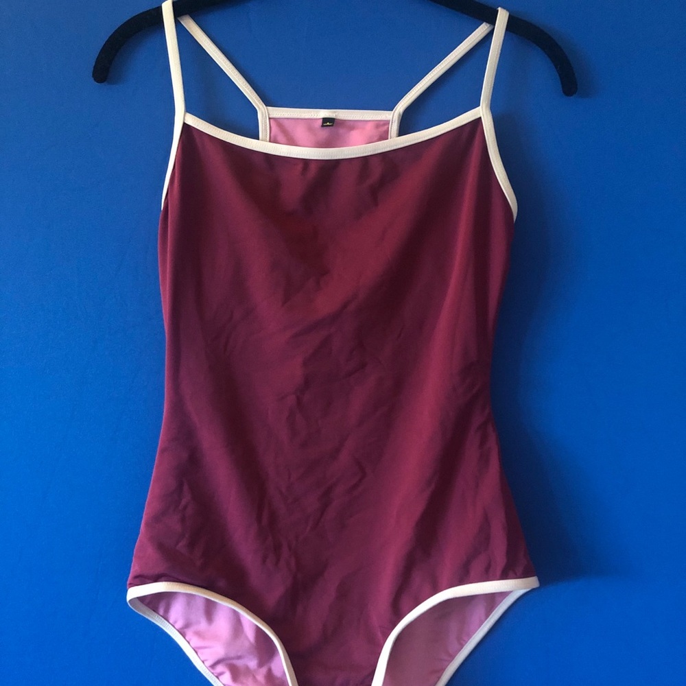 Mariia Reversible Leotard burgundy/pink